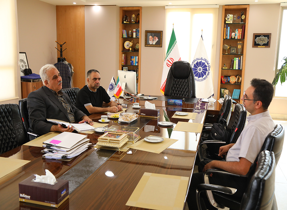   برگزاری جلسه تخصصی کمیسیون صدور کارت بازرگانی در اتاق بازرگانی  قزوین تصویر شماره-01