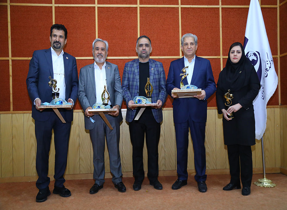 حضورشاخص اعضای هیات رئیسه وهیات نمایندگان اتاق  قزوین در جمع صادرکنندگان برتر استان  تصویر شماره-03