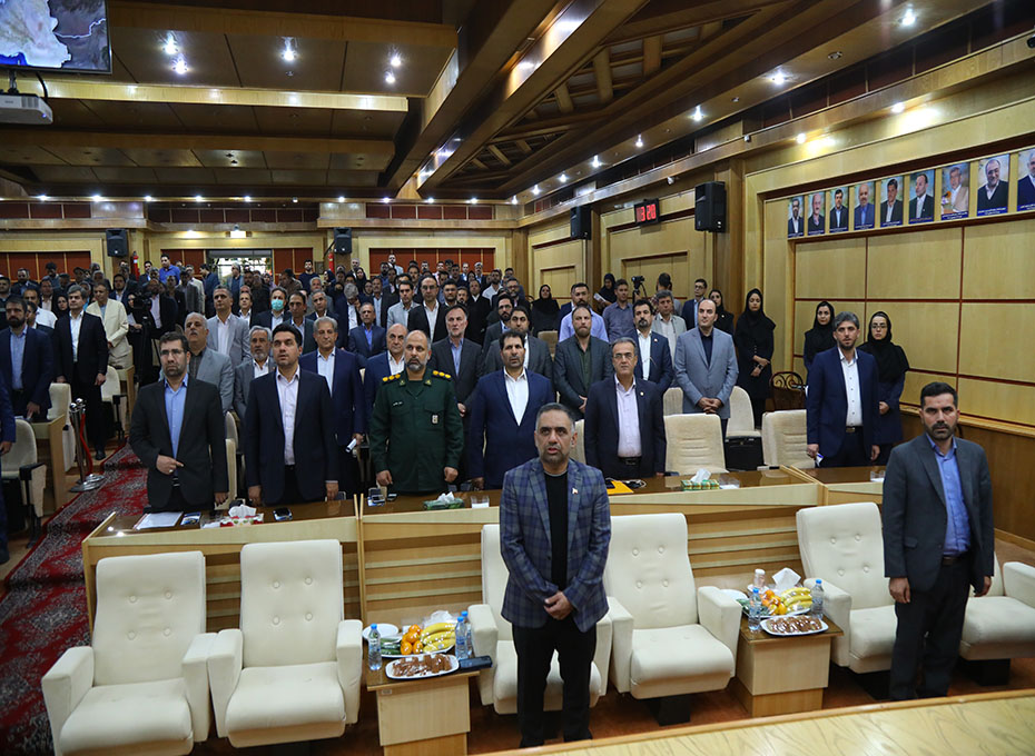 حضورشاخص اعضای هیات رئیسه وهیات نمایندگان اتاق  قزوین در جمع صادرکنندگان برتر استان  تصویر شماره-05