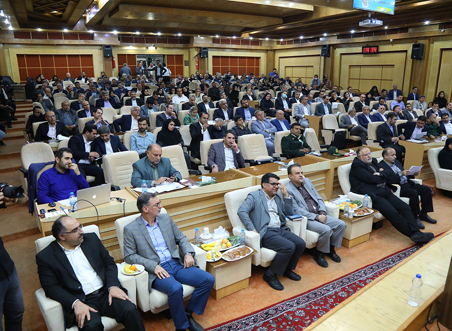حضورشاخص اعضای هیات رئیسه وهیات نمایندگان اتاق  قزوین در جمع صادرکنندگان برتر استان  تصویر شماره-10
