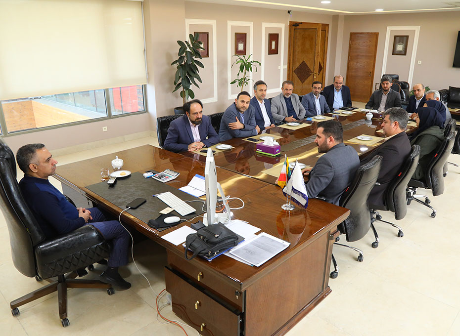  تقدیر شورای روابط عمومی های استان از مهندس عبدیان رئیس اتاق بازرگانی قزوین به دلیل حسن تعامل ایشان باروابط عمومی ها و تعریف  شعارراهبردی شفافیت درامراطلاع رسانی  تصویر شماره-01