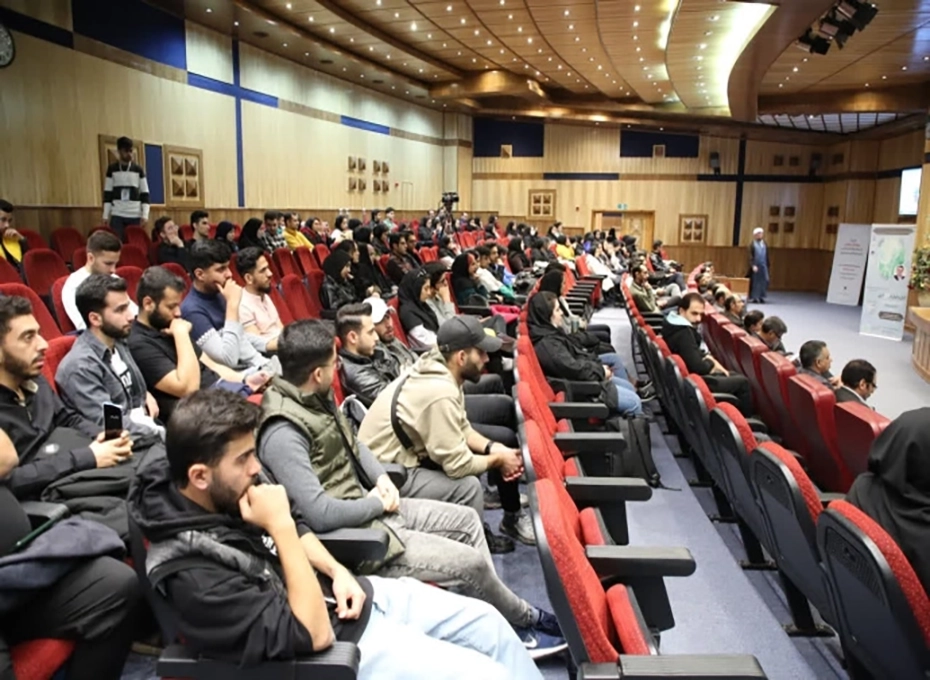 باحضوررئیس اتاق بازرگانی قزوین صورت گرفت؛                                                                                            برگزاری نشست علمی 