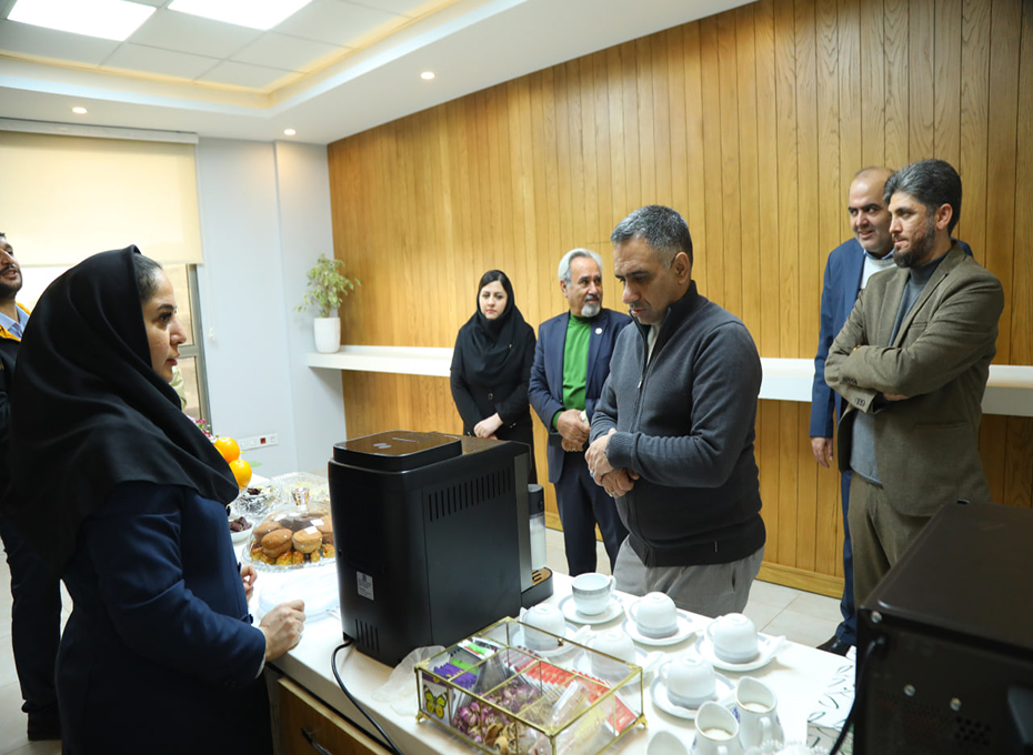 برای نخستین باردراتاق های بازرگانی سراسرکشور صورت گرفت؛ افتتاح کافه کتاب دراتاق بازرگانی قزوین تصویر شماره-04