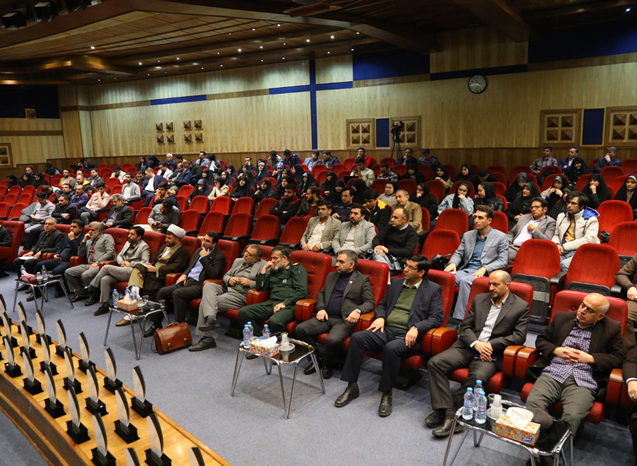 سرداررفیعی آتانی در پنجمین همایش جهادگران علم و فناوری استان قزوین:* *امروز امید ملت به  نخبگان عرصه های علم و فناوری است تصویر شماره-01
