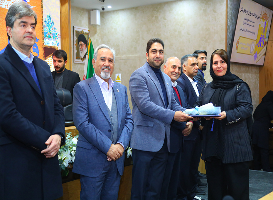 ادامه ی برگزاری آیین بزرگداشت روز زن ومقام مادر دراتاق بازرگانی قزوین