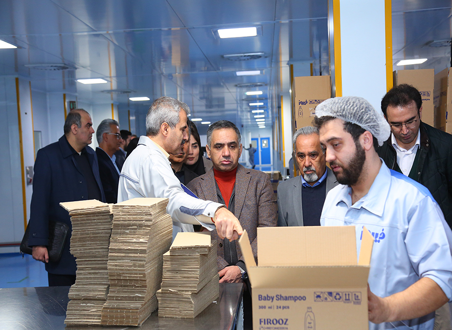 بازدید رئیس اتاق بازرگانی قزوین از شرکت گروه بهداشتی فیروز تصویر شماره-05