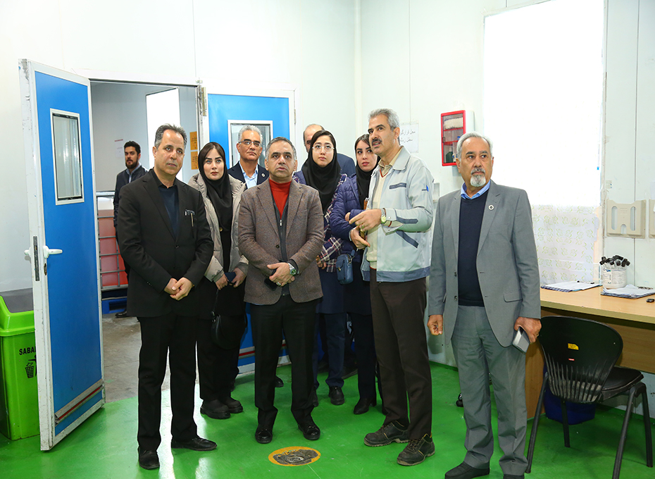 بازدید رئیس اتاق بازرگانی قزوین از شرکت گروه بهداشتی فیروز تصویر شماره-08