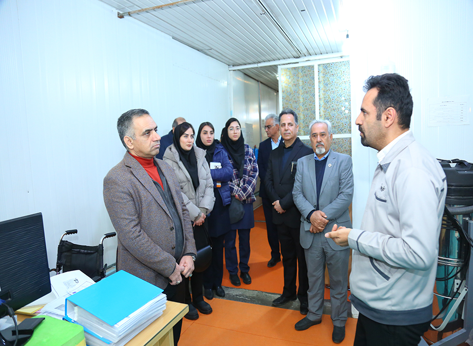 بازدید رئیس اتاق بازرگانی قزوین از شرکت گروه بهداشتی فیروز تصویر شماره-11