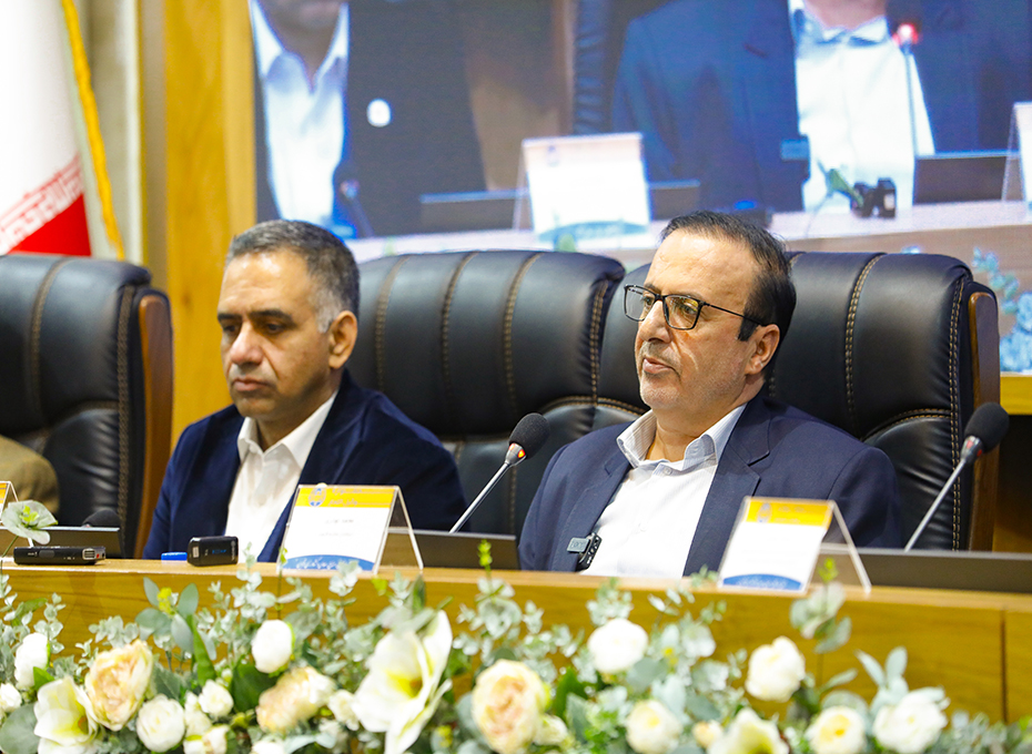 باحضورگسترده مدیران اجرایی کشوری واستانی وفعالان اقتصادی و اعضای اتاق بازرگانی قزوین* *🔷آیین گرامیداشت بیست ودومین سالروزتشکیل اتاق بازرگانی قزوین برگزارشد تصویر شماره-15