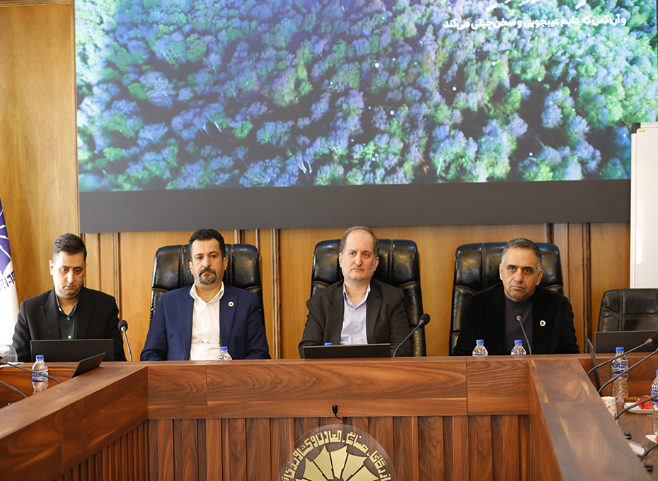 بامشارکت حداکثری و پرشوراعضای اتاق بازرگانی قزوین اولین انجمن زیرمجموعه اتاق بازرگانی قزوین در سال 1404  با عنوان مجمع عمومی موسسین انجمن کارآفرینی استان قزوین برگزار شد تصویر شماره-02