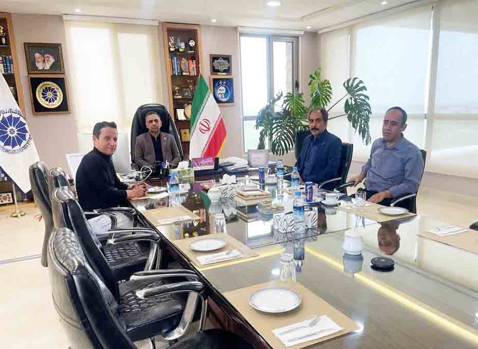 دیدار رئیس مرکز تحقیقات و آموزش کشاورزی و منابع طبیعی استان با ریاست اتاق بازرگانی، صنایع، معادن و کشاورزی قزوین* تصویر شماره-01