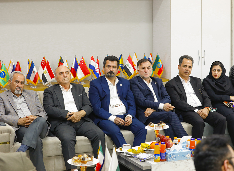 برگزاری نشست مشترک اتاق بازرگانی قزوین  وهیات تجاری پاکستان دراتاق بازرگانی قزوین تصویر شماره-06