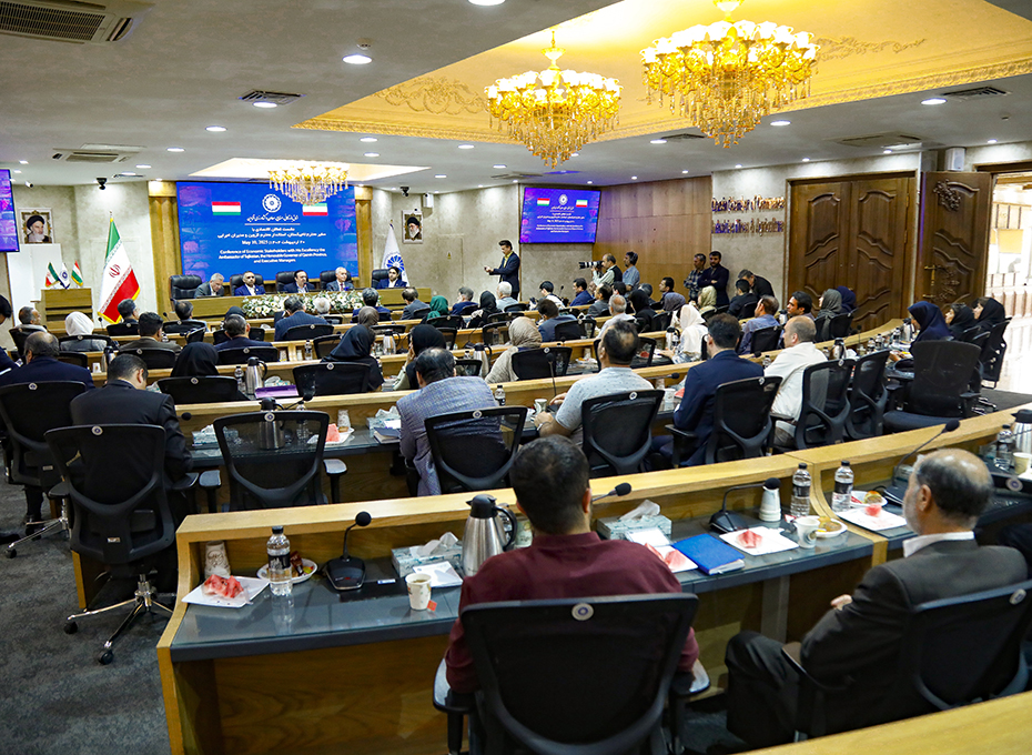 برگزاری نشست فعالان اقتصادی باسفیرتاجیکستان درایران،استاندار قزوین ومدیران اجرایی تصویر شماره-09